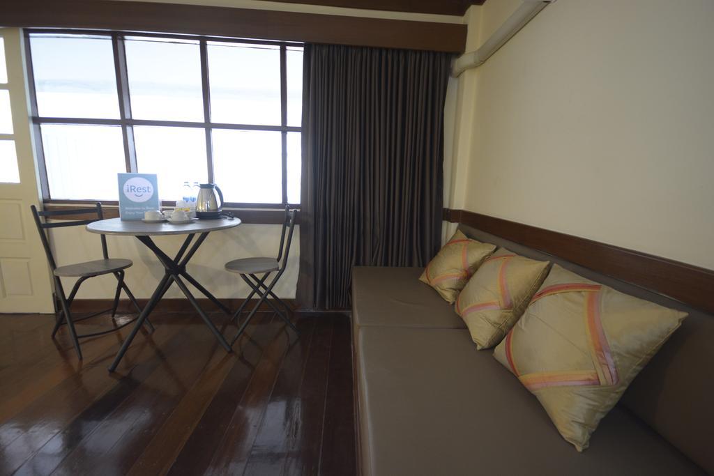 Irest Ao Nang Seafront Hostel Exterior foto