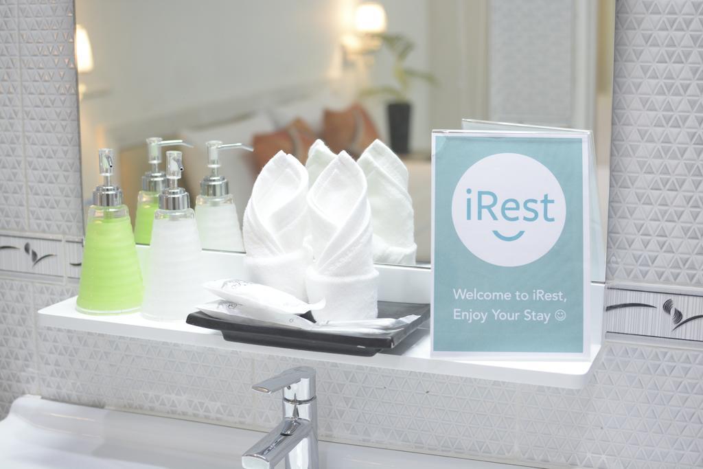 Irest Ao Nang Seafront Hostel Exterior foto