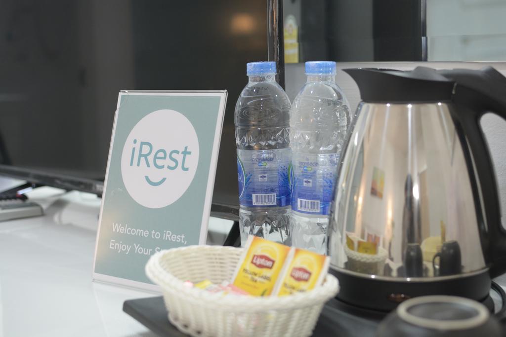 Irest Ao Nang Seafront Hostel Exterior foto