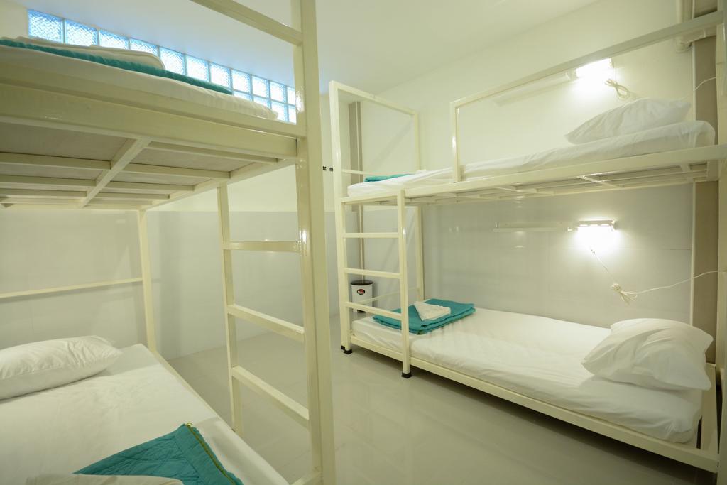 Irest Ao Nang Seafront Hostel Exterior foto