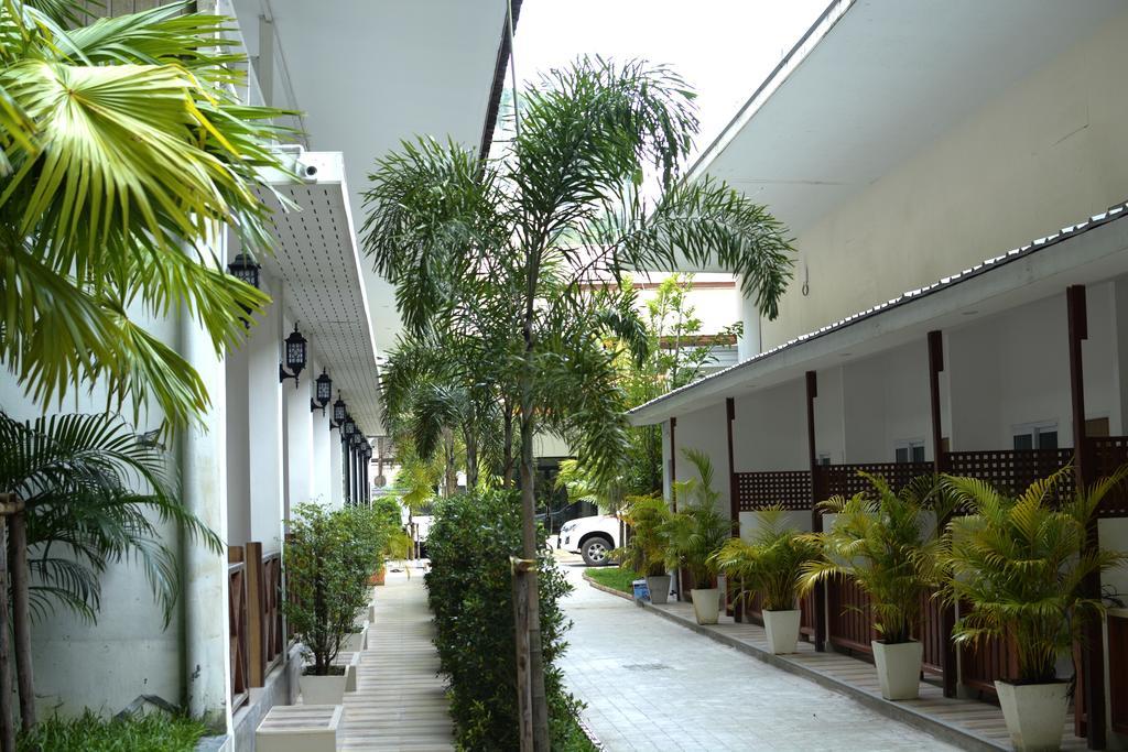 Irest Ao Nang Seafront Hostel Exterior foto