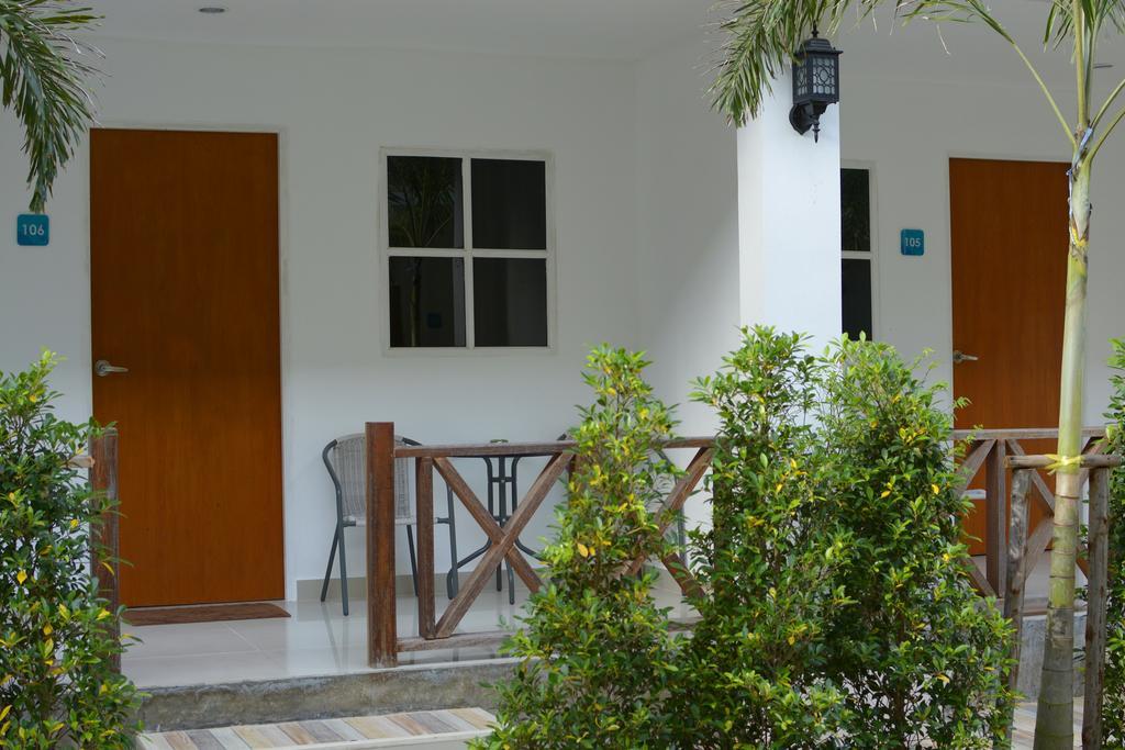 Irest Ao Nang Seafront Hostel Exterior foto