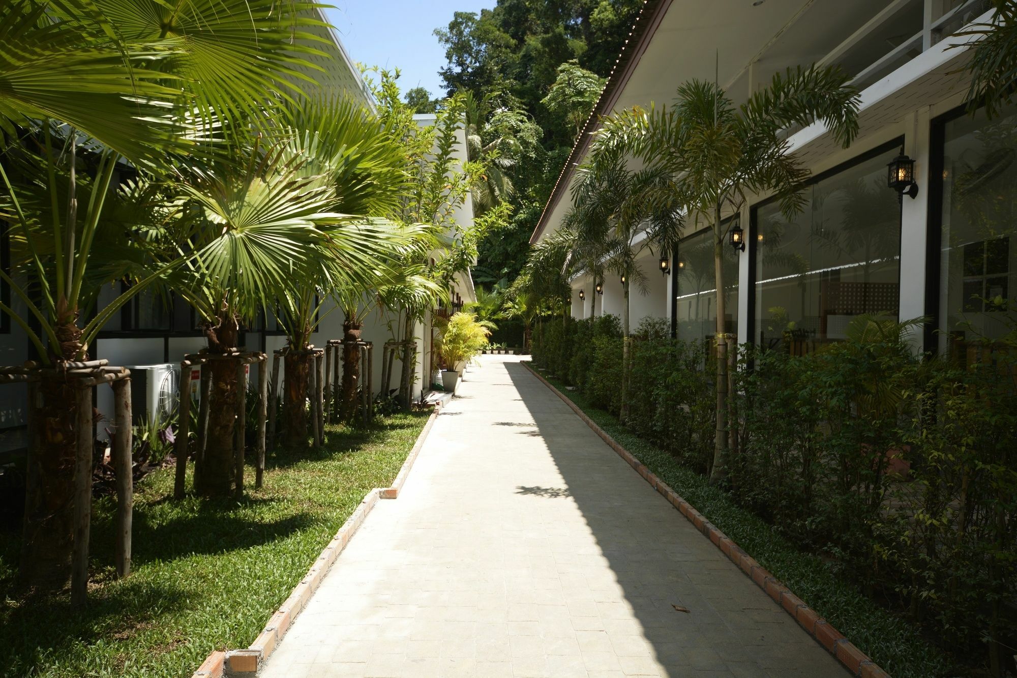 Irest Ao Nang Seafront Hostel Exterior foto