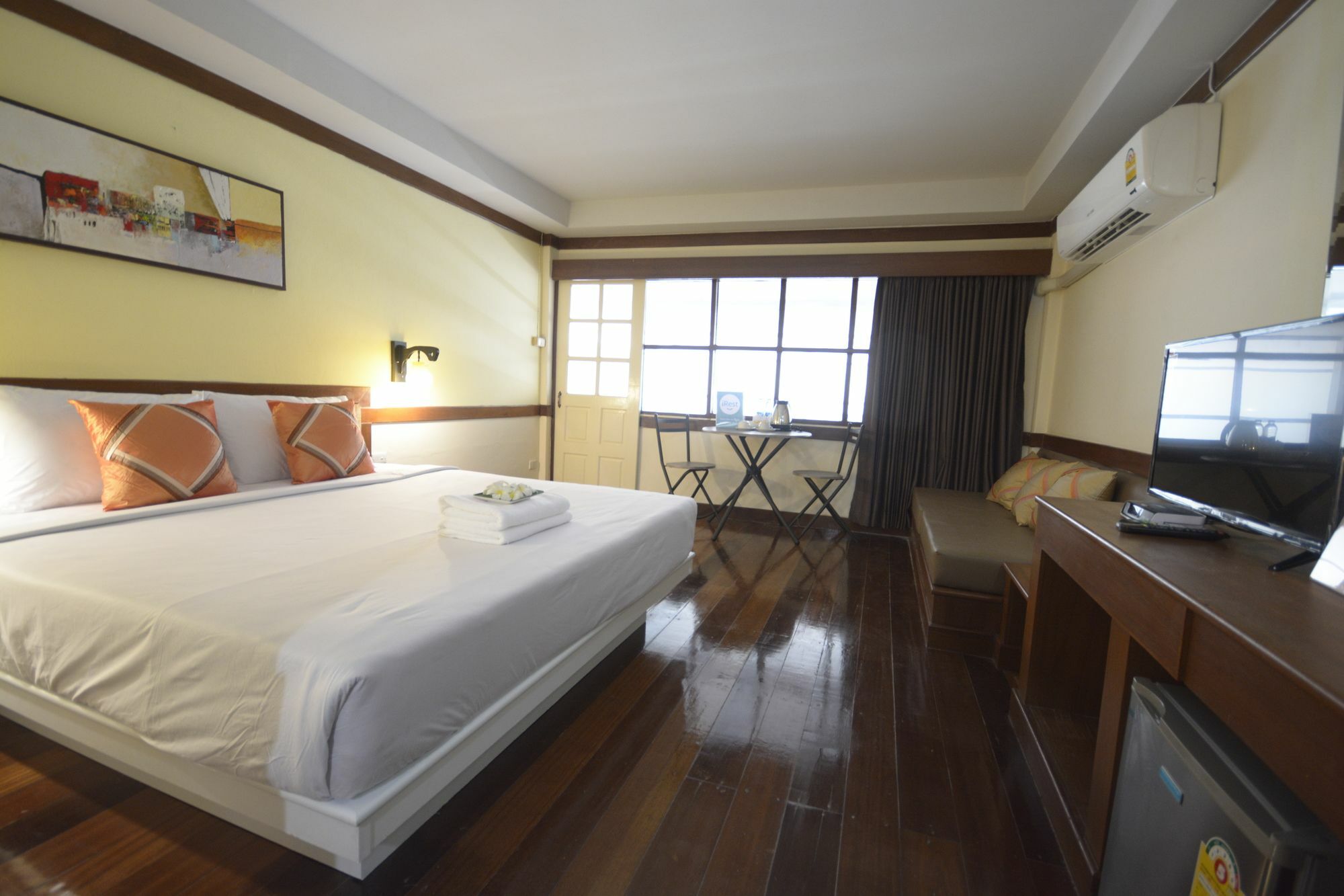 Irest Ao Nang Seafront Hostel Exterior foto