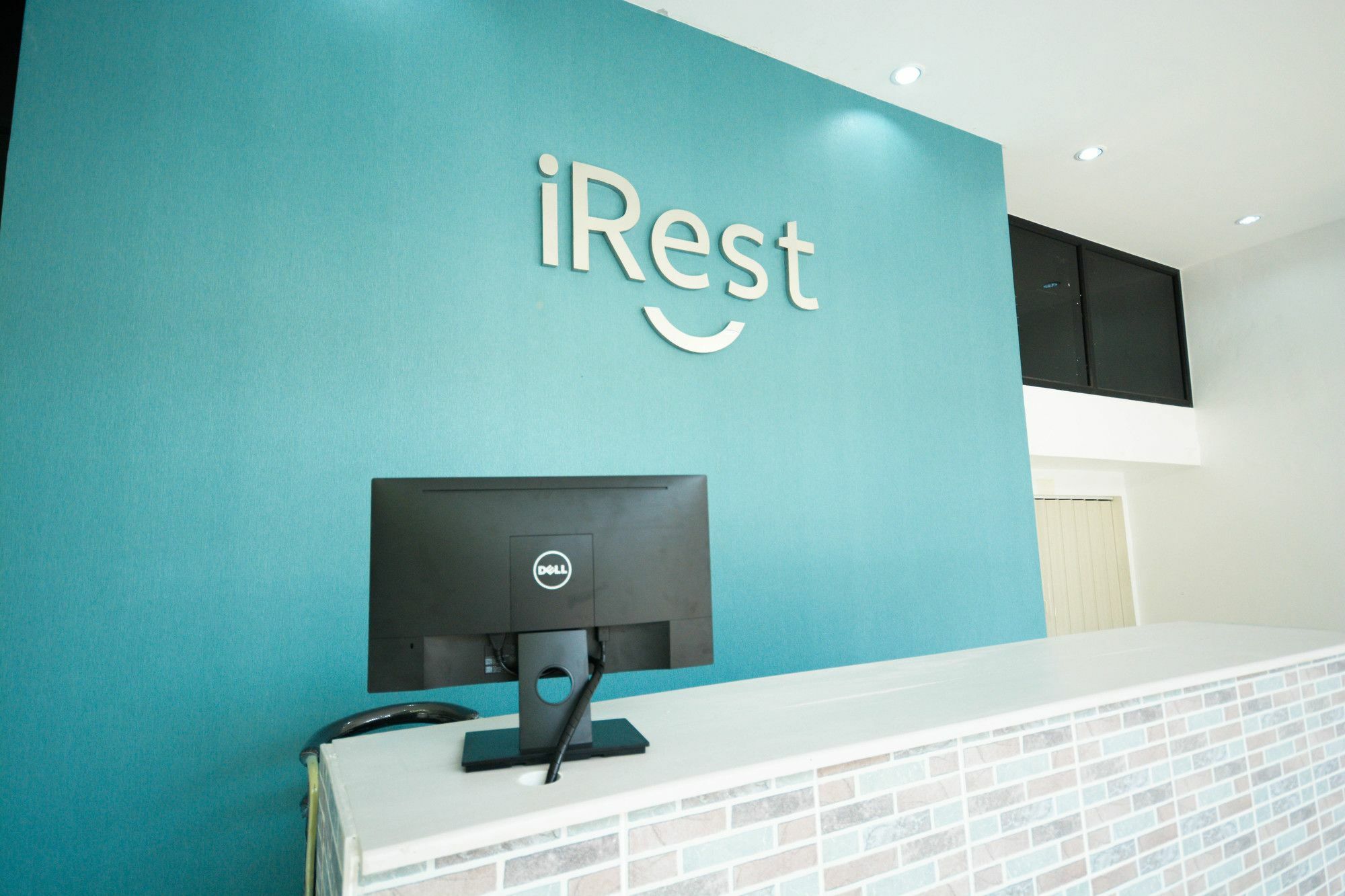 Irest Ao Nang Seafront Hostel Exterior foto